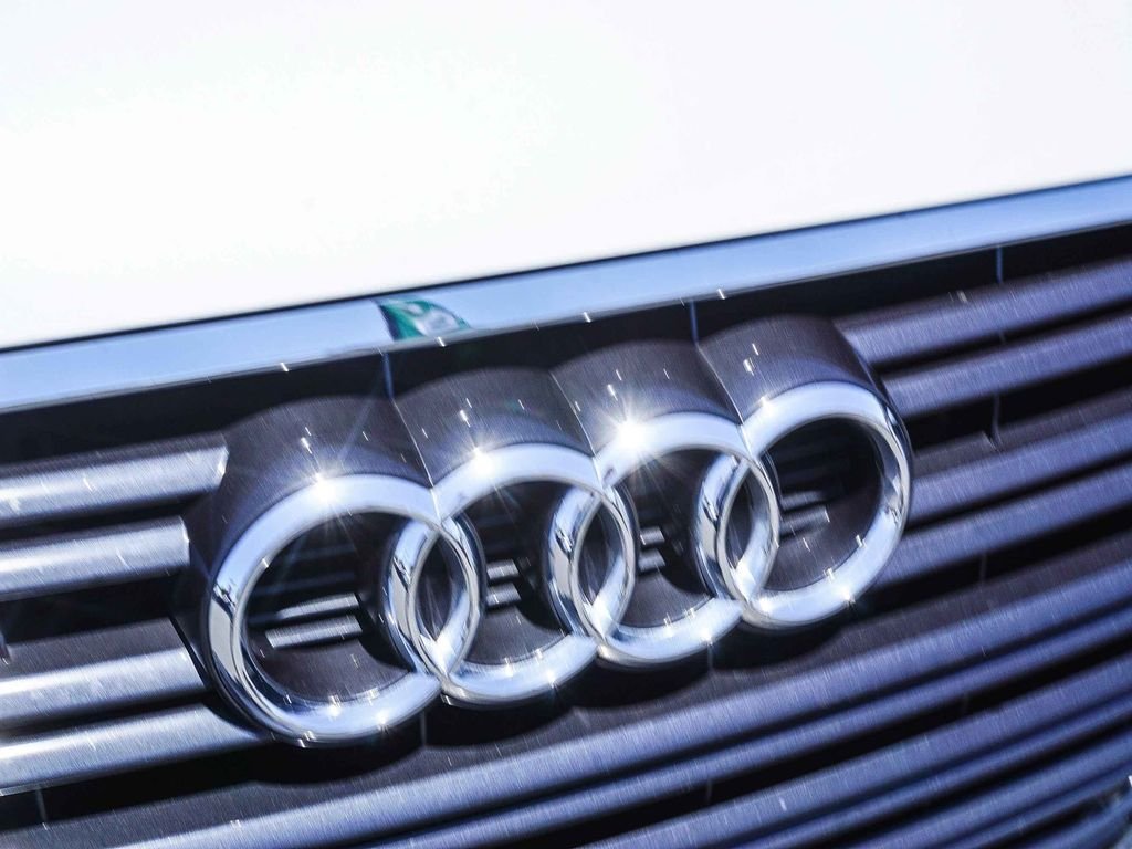 Used 2018 White Audi 2.0T Premium Plus image 11