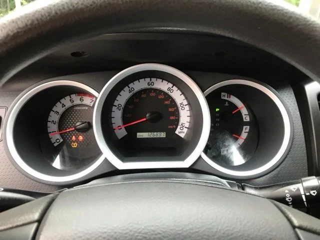 Used 2013 White Toyota Base image 14