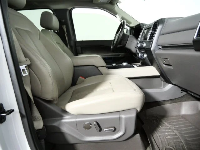 Used 2018 White Ford Limited image 10