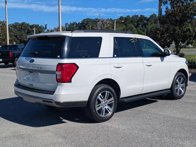 Used 2024 White Metallic Ford XLT image 4