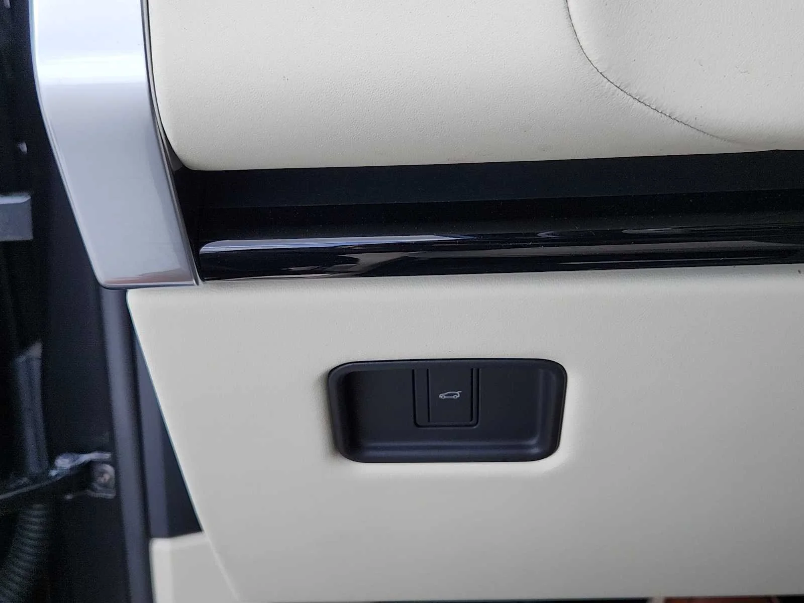 New 2026 Carpathian Grey LAND ROVER SE LWB 7-Seats / V8 image 21