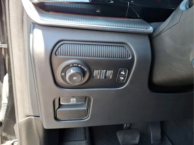 Used 2023 Black Jeep Series III image 18