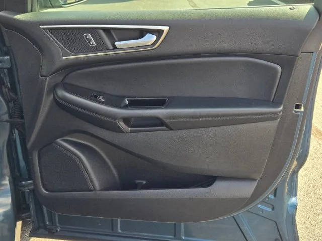 Used 2016 Blue Ford SEL image 5