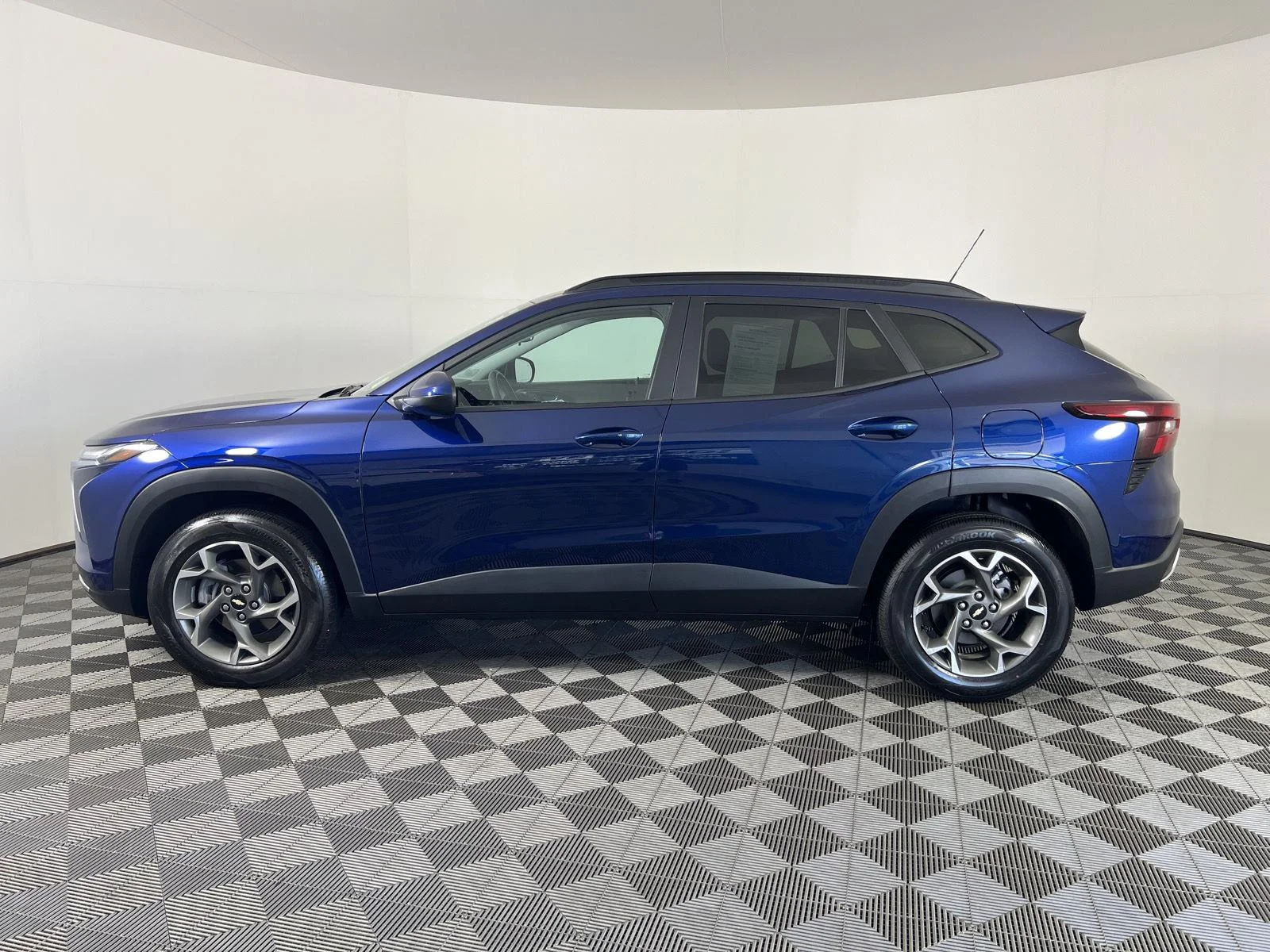 Used 2024 Blue Glow Metallic Chevrolet LT image 26