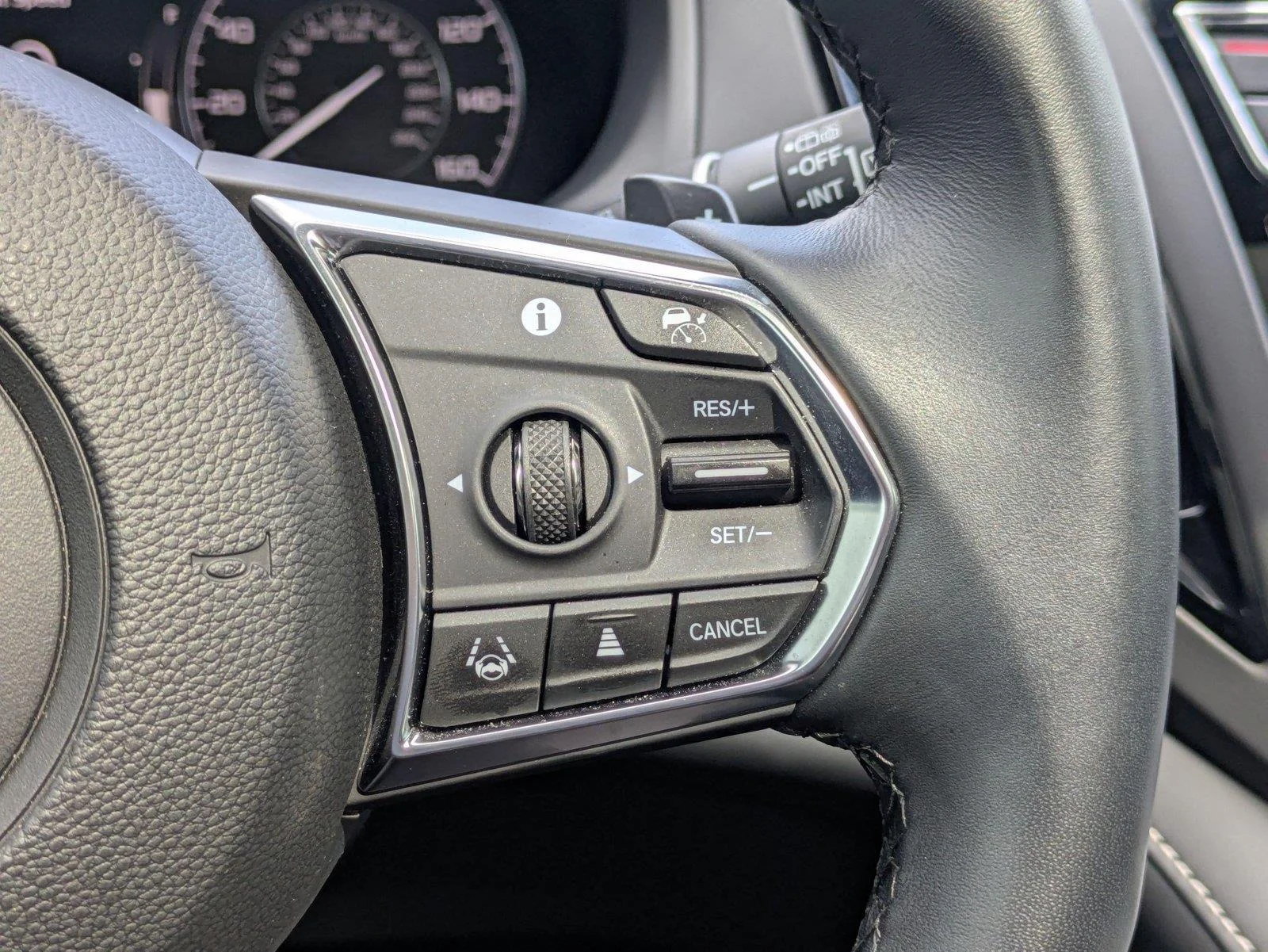 Used 2023 Platinum White Pearl Acura w/Technology Package image 38