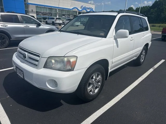Used 2005  Toyota V6 image 2