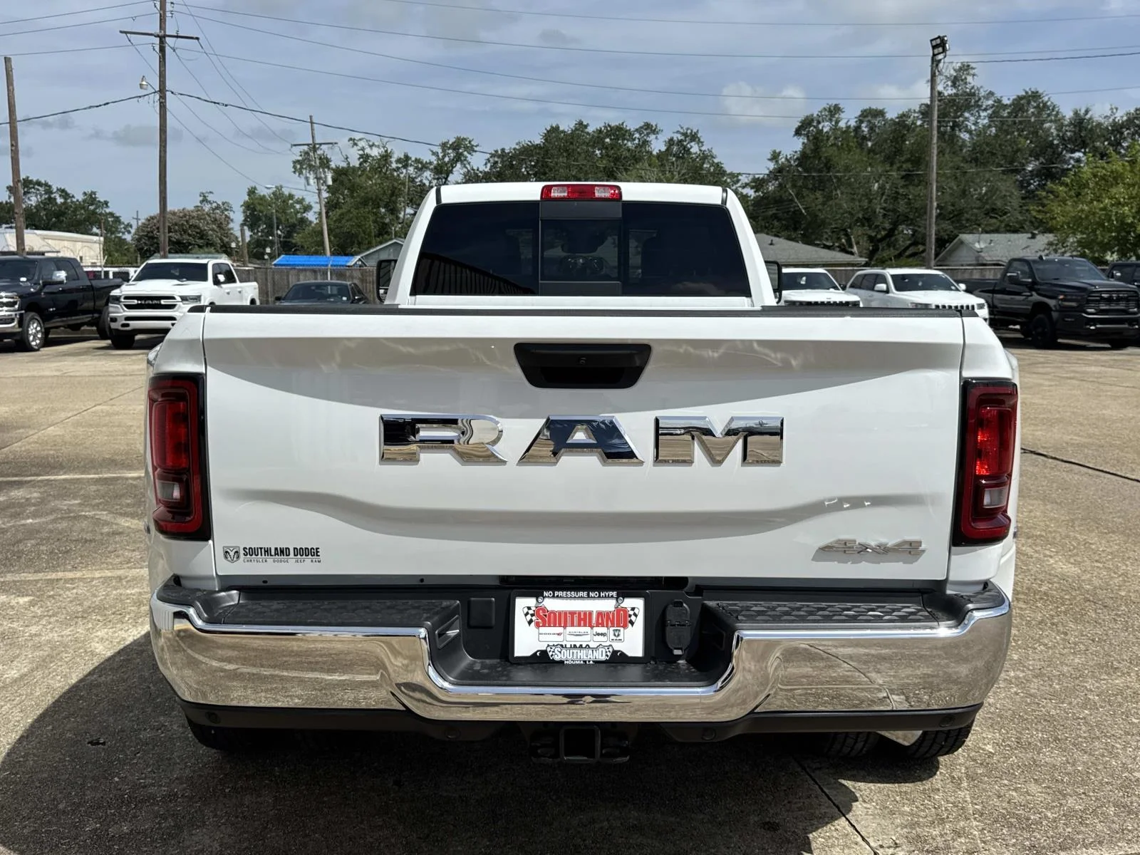 New 2026 Bright White Clear-Coat Exterior Paint RAM Tradesman image 5