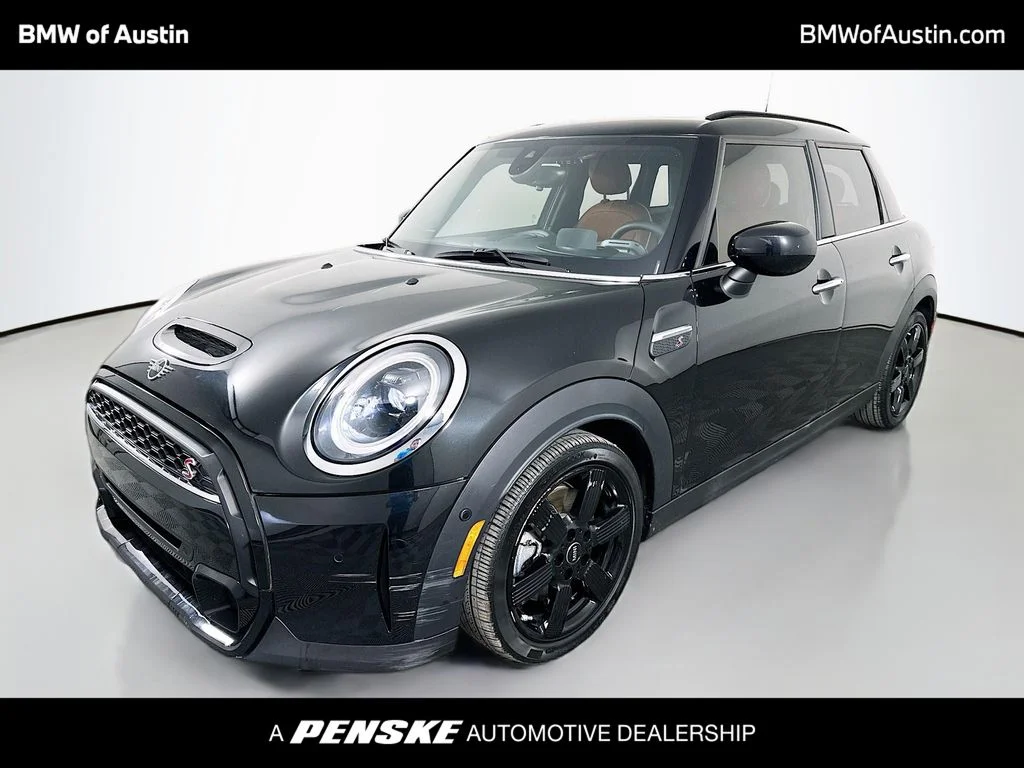 2023 MINI Hardtop Cooper S's photo