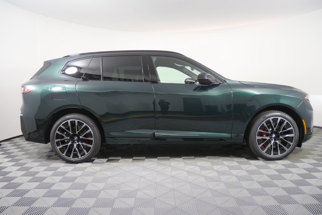 New 2027 Vancouver Green Metallic BMW  image 3