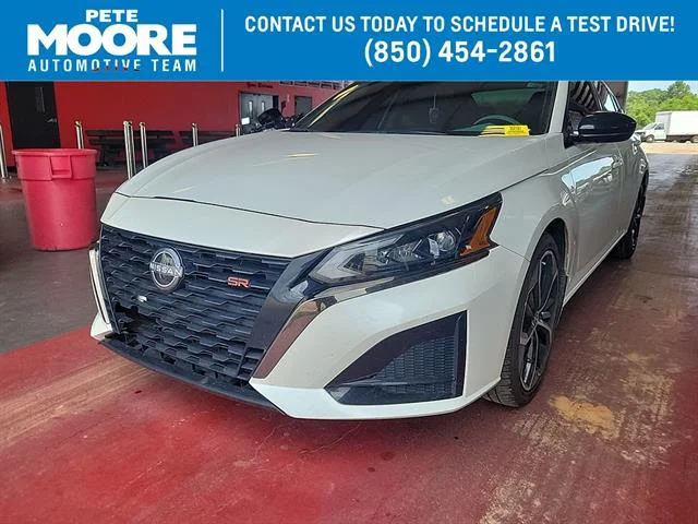 Used 2024 WHITE Nissan 2.5 SR image 1