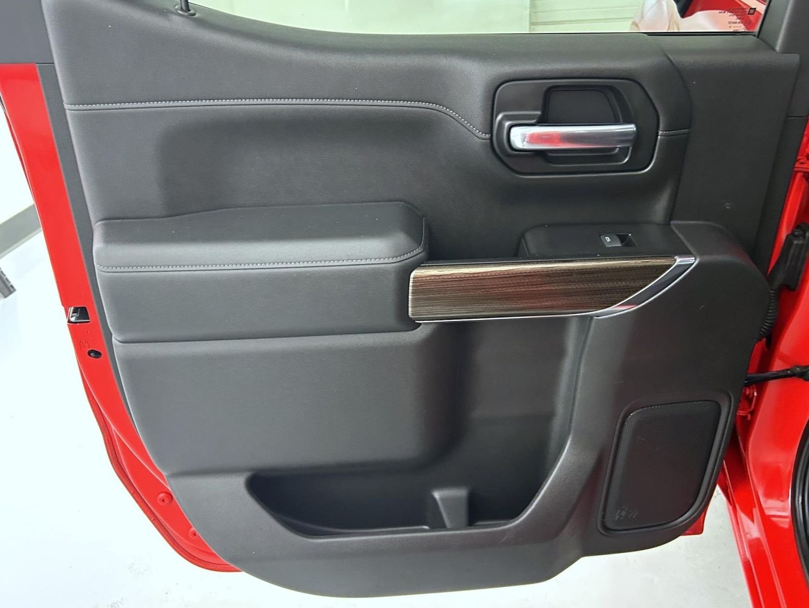 Used 2019 Red Chevrolet RST image 20