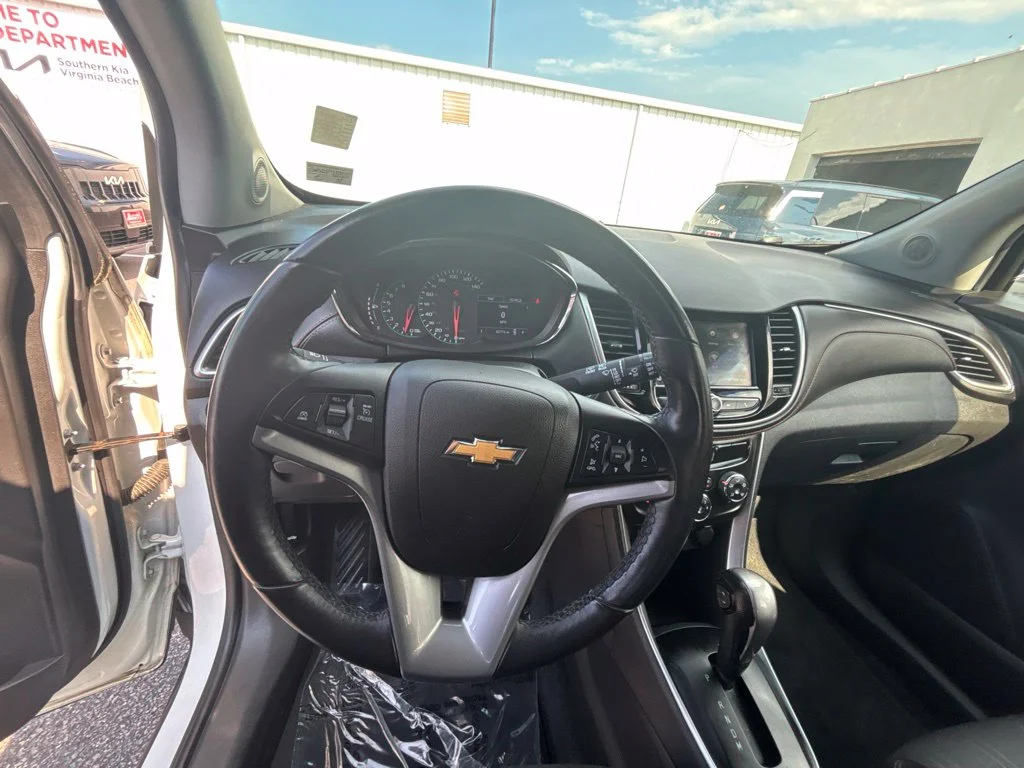 Used 2019 White Chevrolet LT image 13