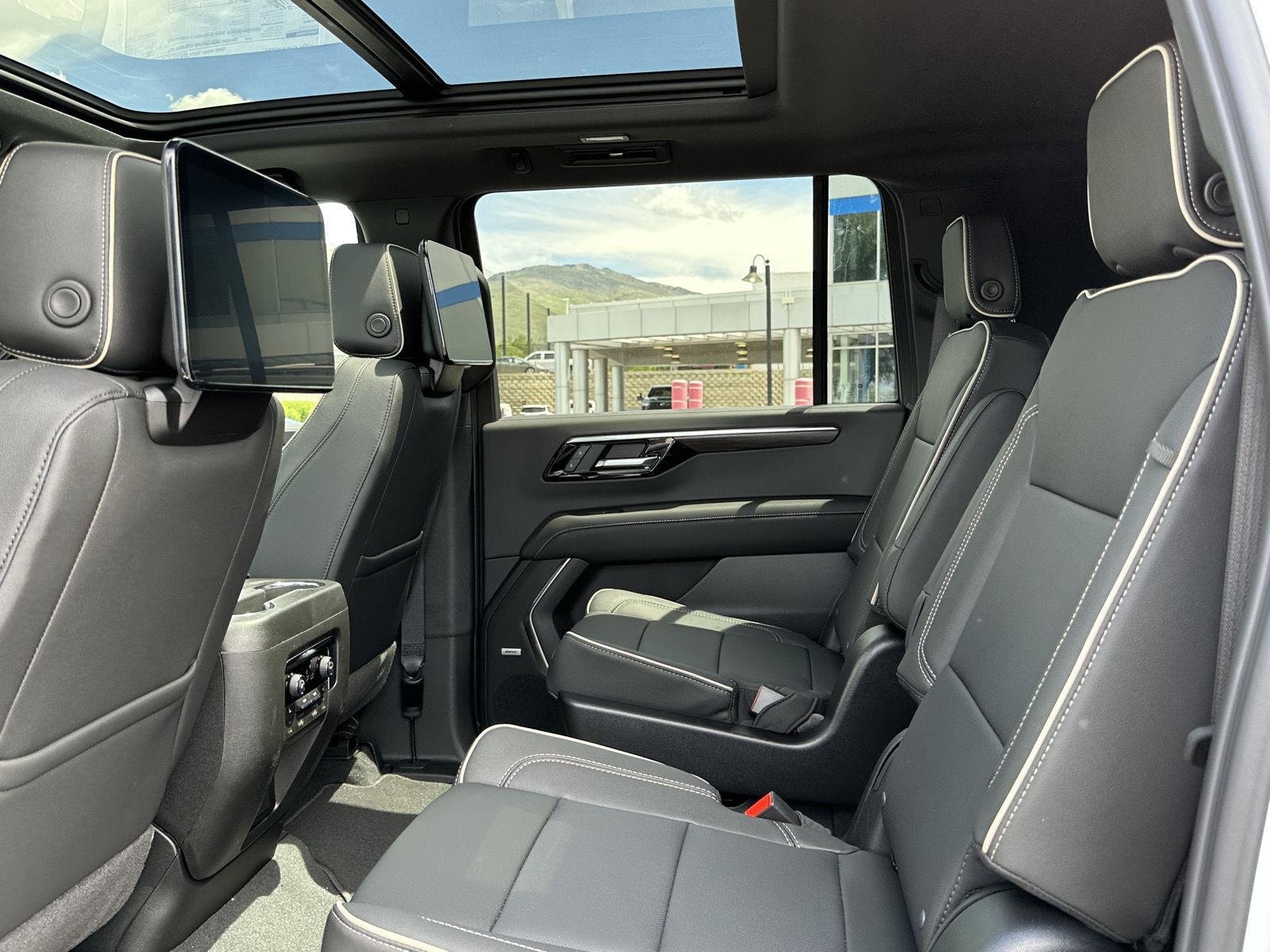 New 2026 Polar White Tricoat Chevrolet Premier image 19