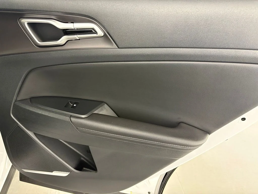 New 2026 Glacial White Pearl Kia EX image 39