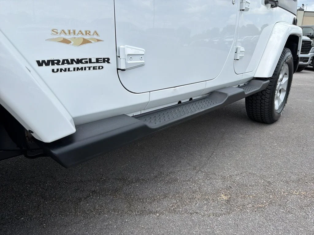 Used 2015 White Jeep Unlimited Sahara image 13