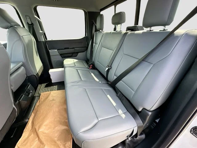 New 2025 Oxford White Ford XL image 15