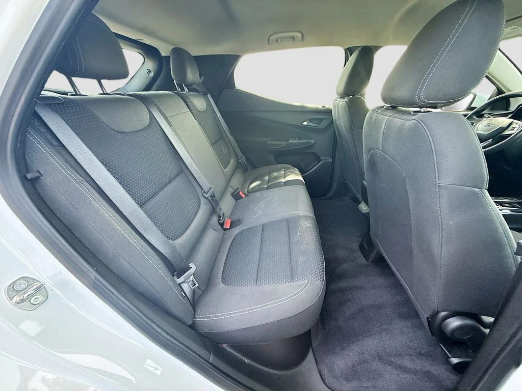 Used 2022 White Chevrolet LT image 25