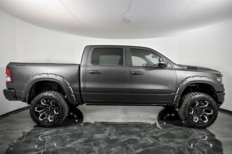 Used 2022 Diamond Black Crystal Pearl Coat RAM Big Horn image 9