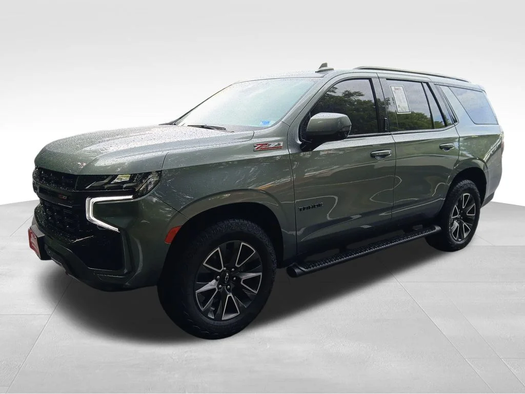 Used 2023 Green Chevrolet Z71 image 3