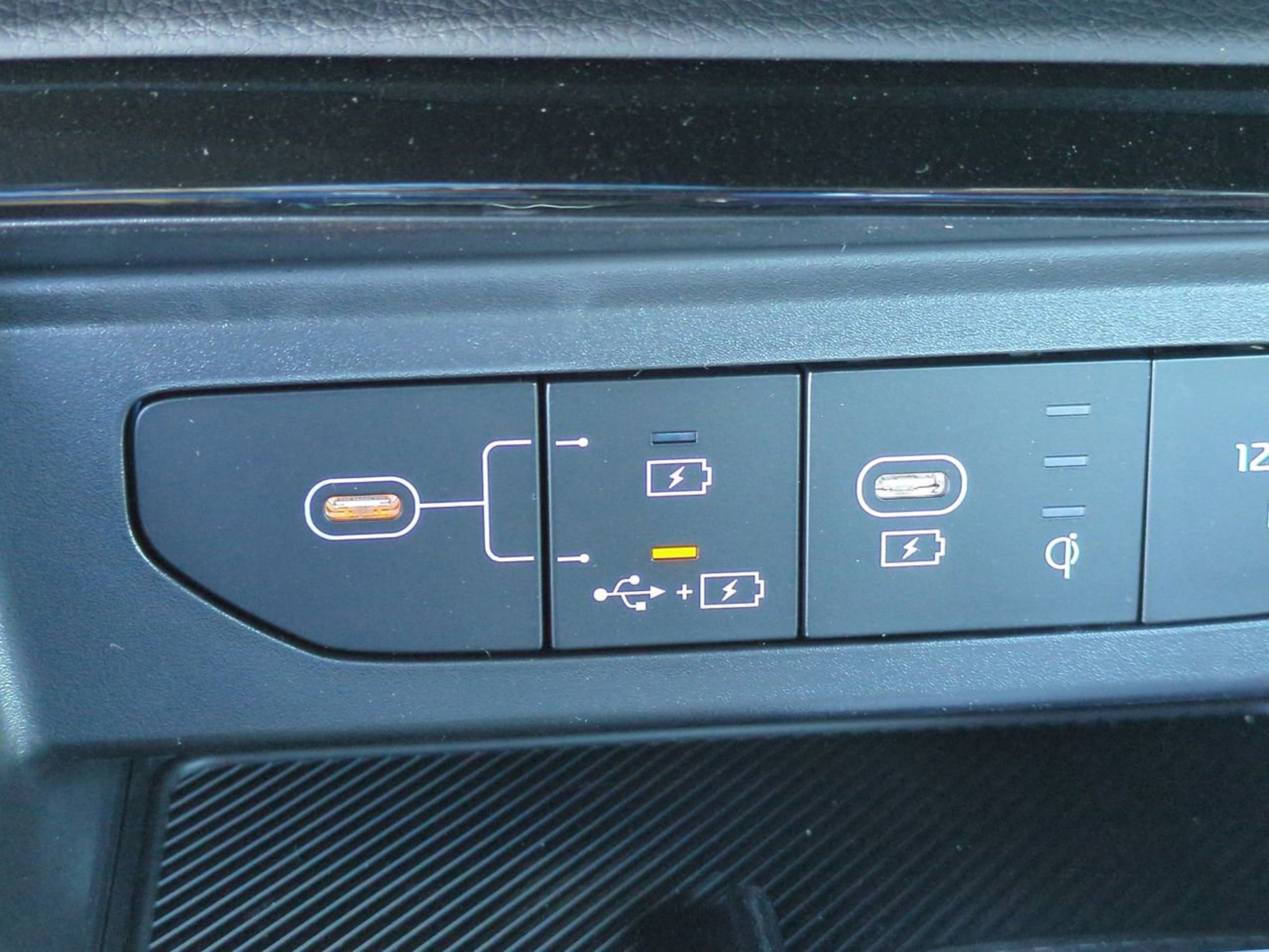 New 2026 Wolf Gray Kia GT-Line image 26