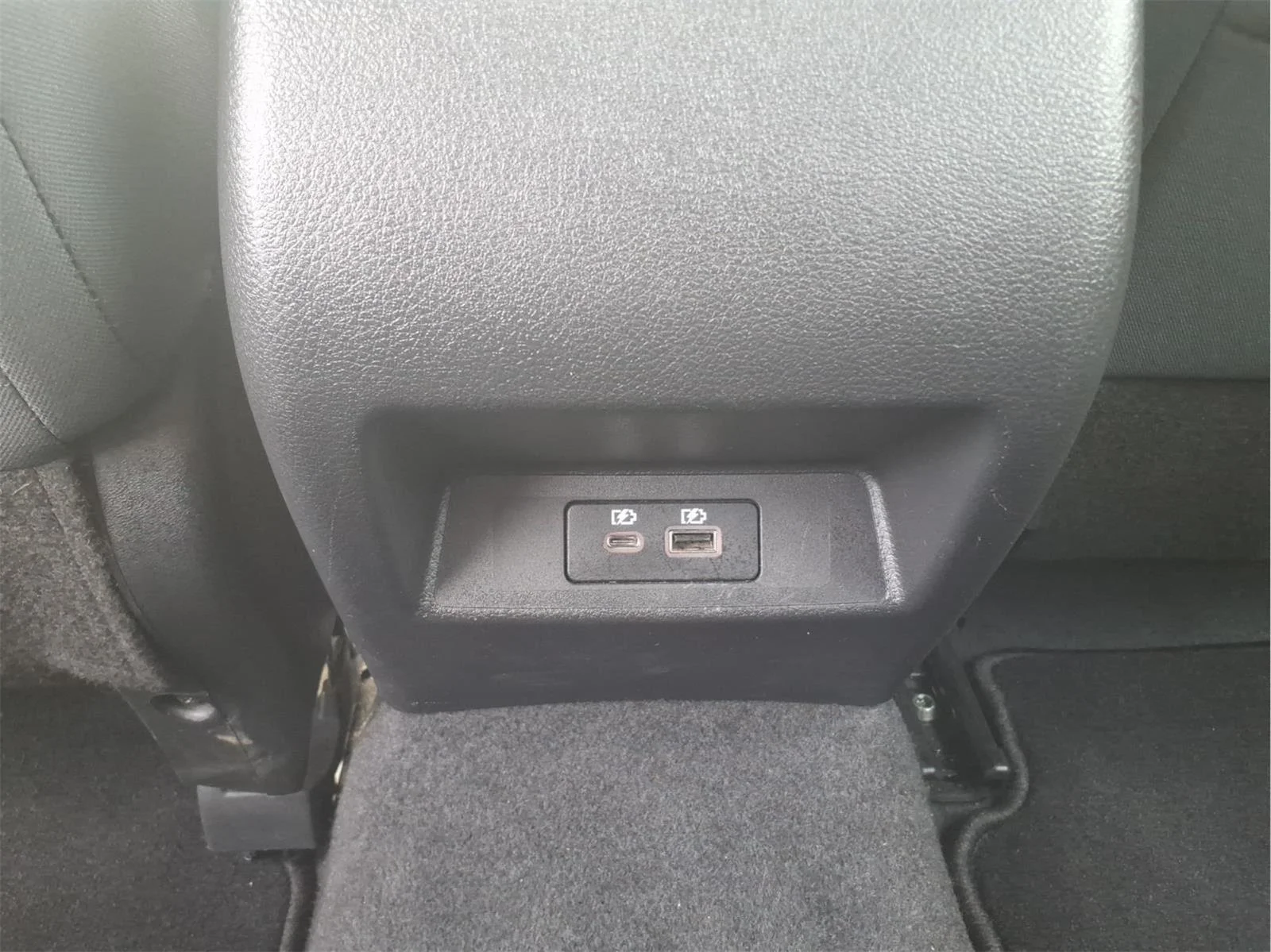 Used 2025 Super Black Nissan SV image 13