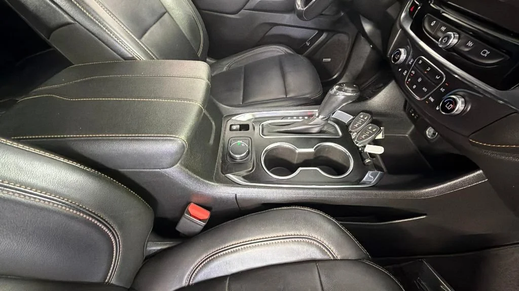 Used 2019 GRAPHITE METALLIC Chevrolet LT Leather image 36