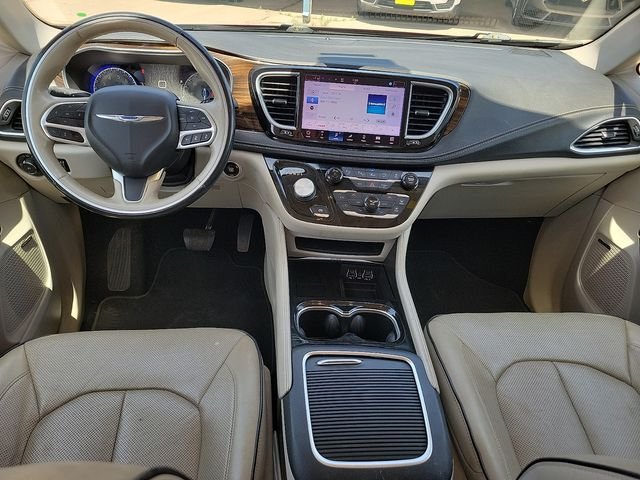 Used 2021 Red Chrysler Limited image 9