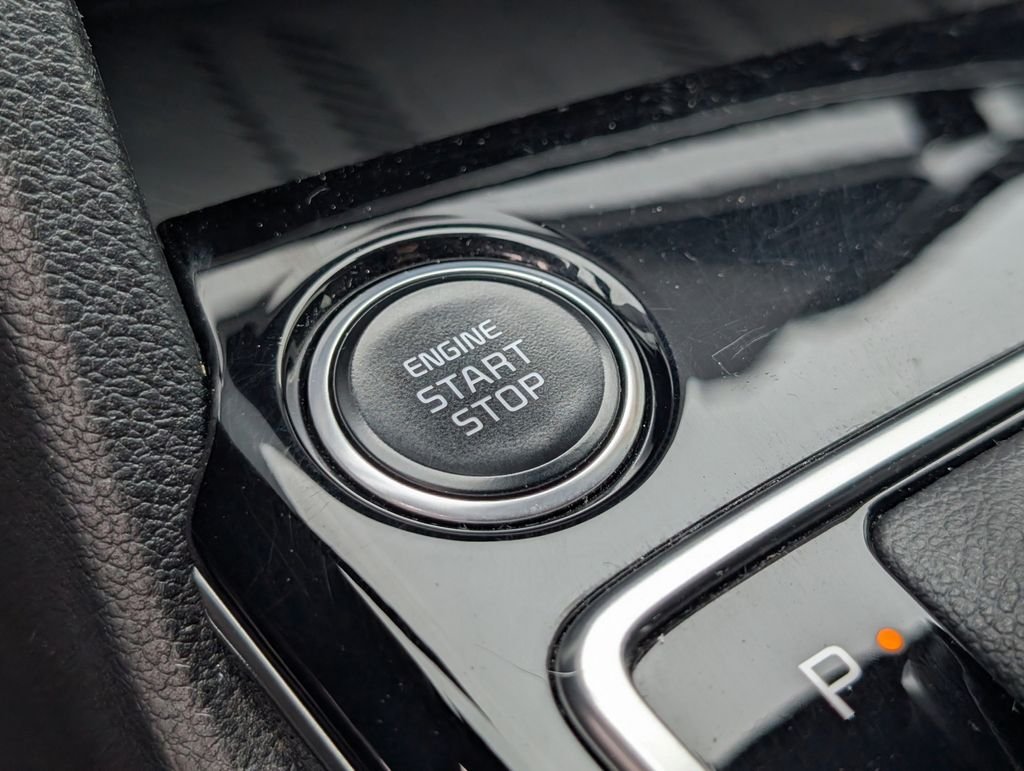 Used 2024 Black Kia X-Pro Prestige image 31