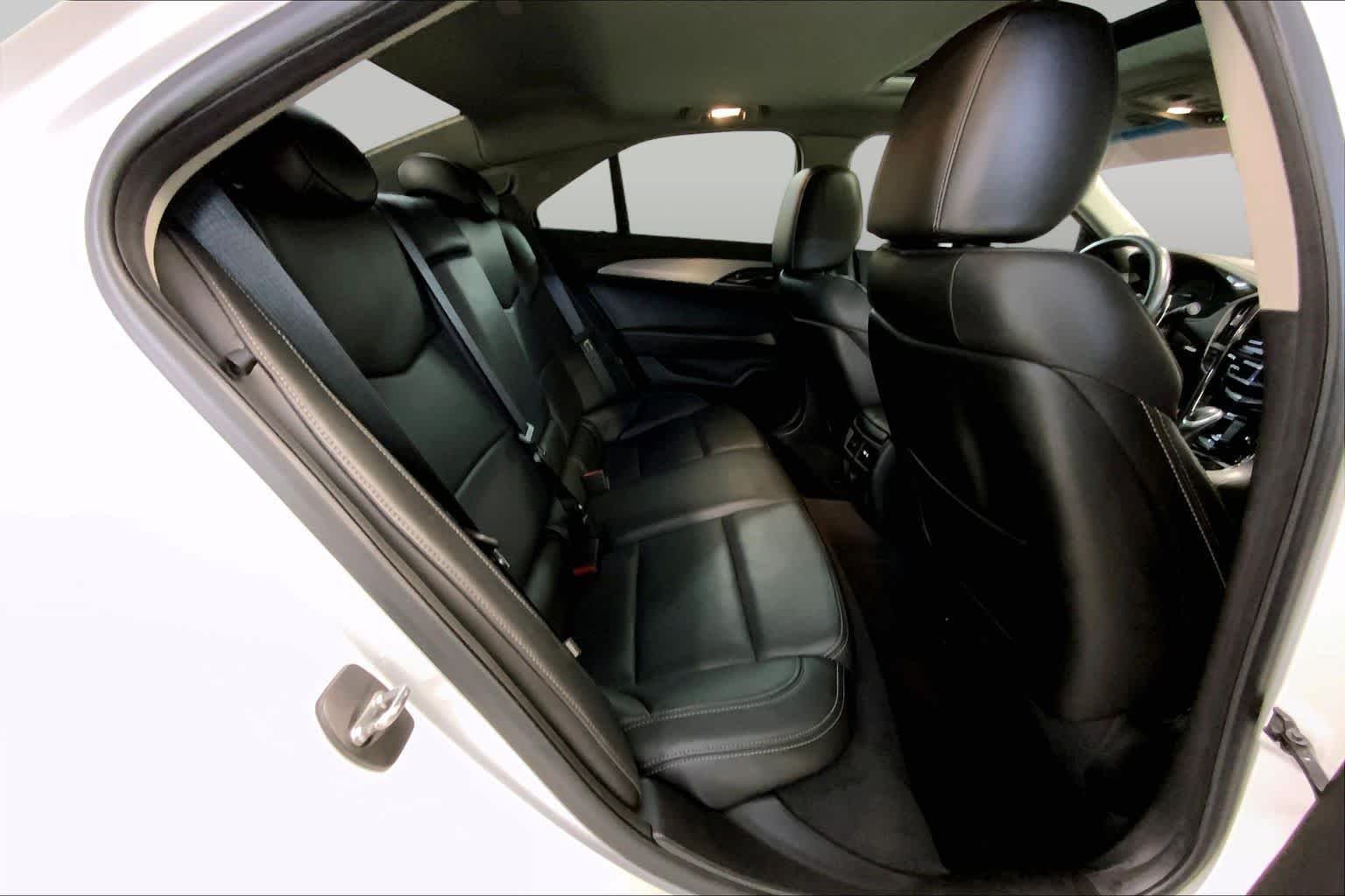 Used 2018 Crystal White Tricoat Cadillac Premium Luxury RWD image 19