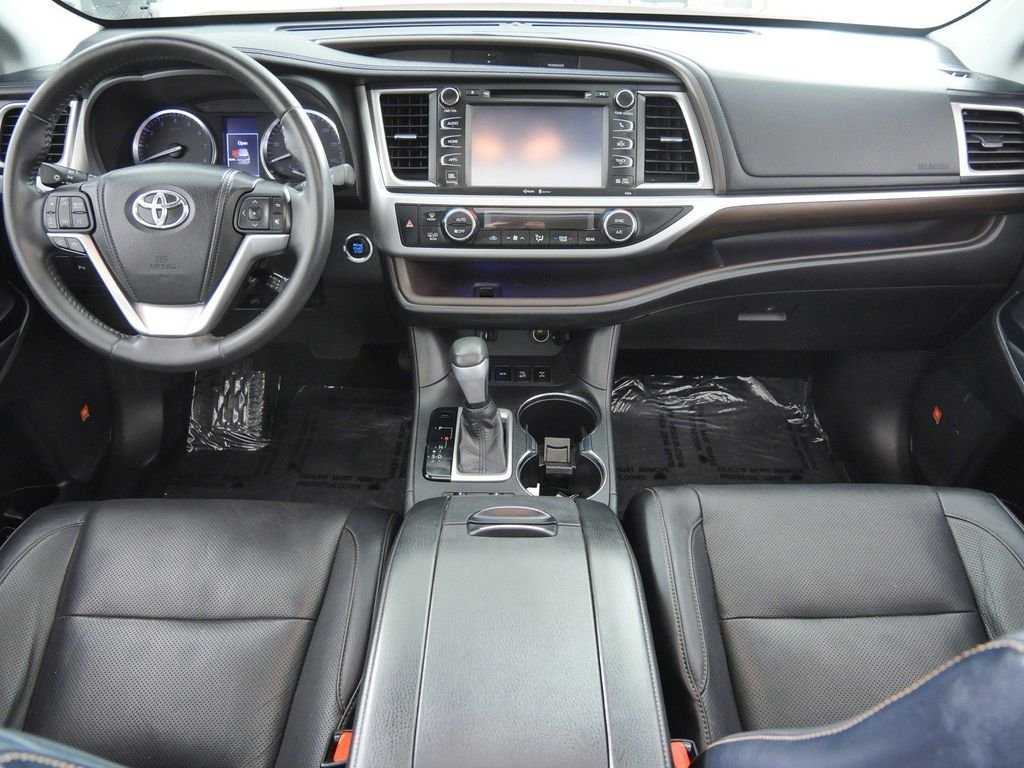 Used 2015 Red Toyota Limited image 6