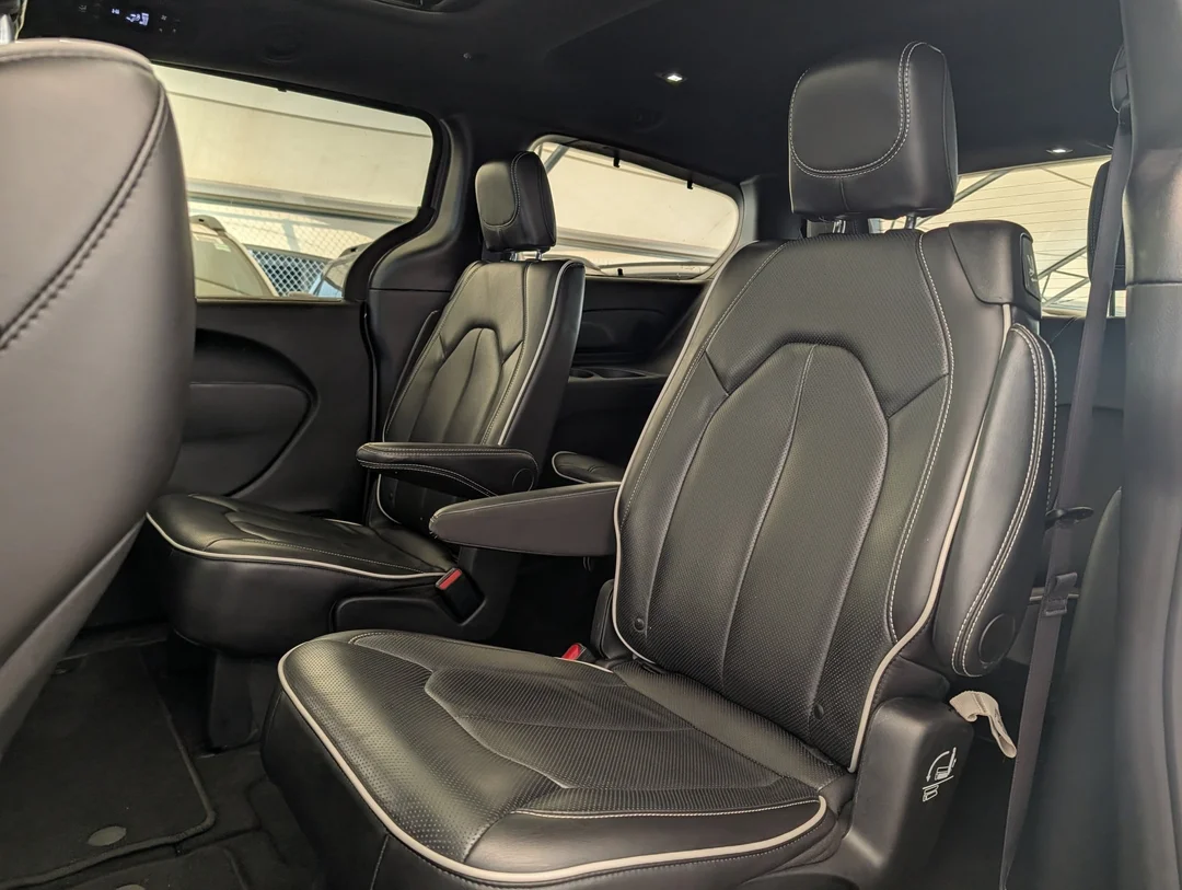 Used 2025 Grey Chrysler Limited - - FWD - Nappa Leather - Full Sunroof - Blind Spot & More! image 28