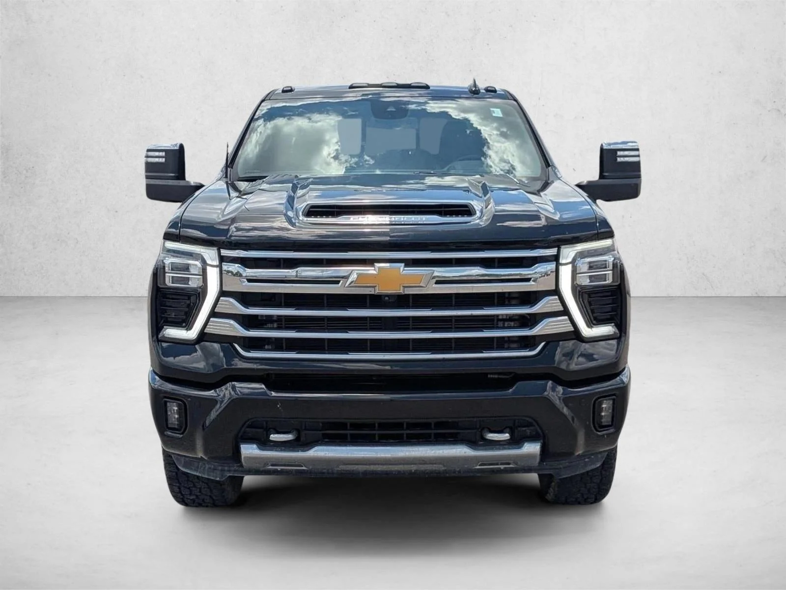 Used 2024 Black Chevrolet High Country image 2