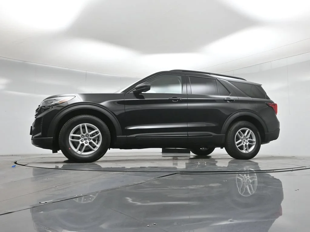 New 2026 Agate Black Metallic Ford Active image 7