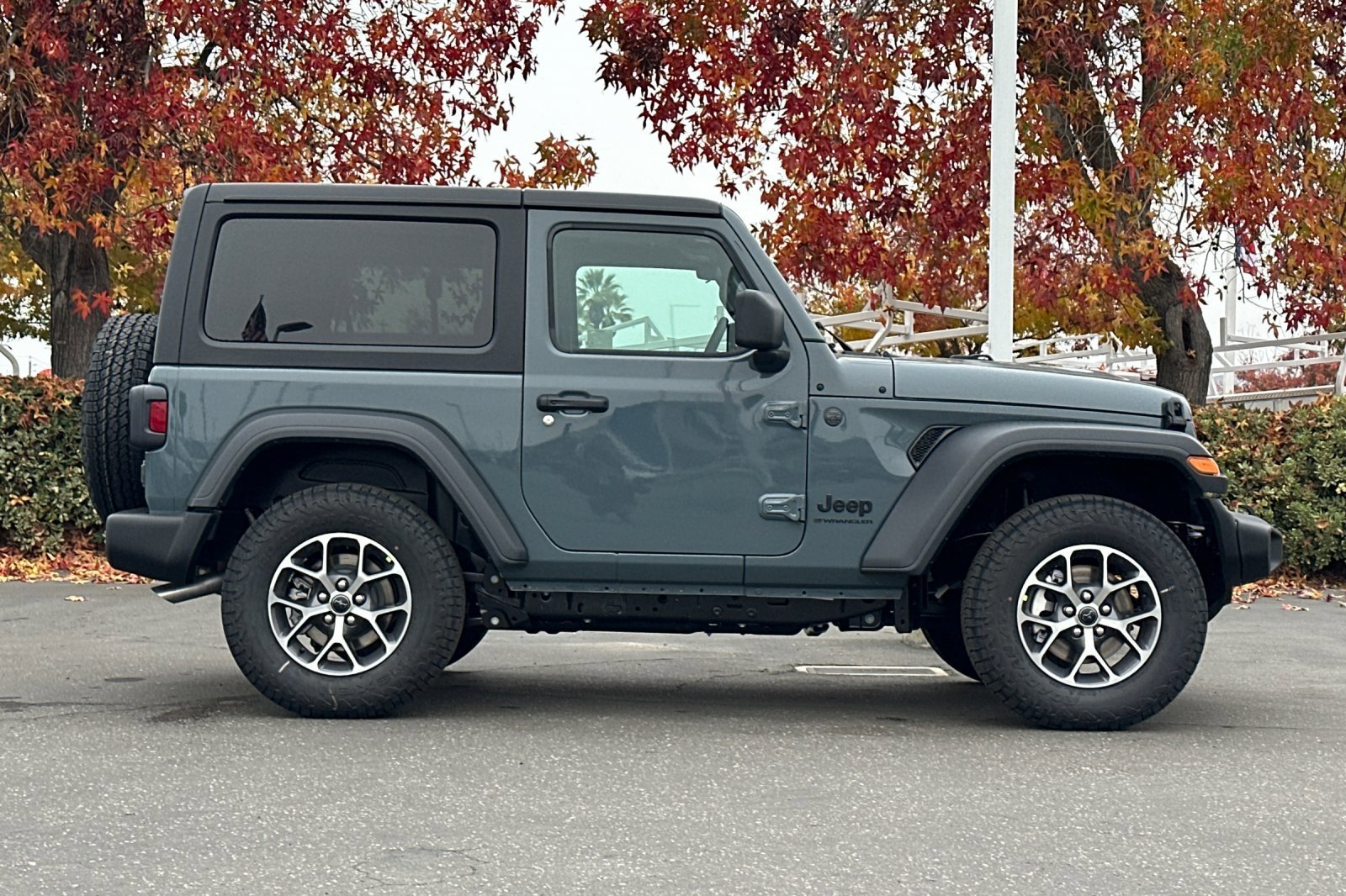 New 2026 Anvil Clearcoat Jeep Sport S image 3