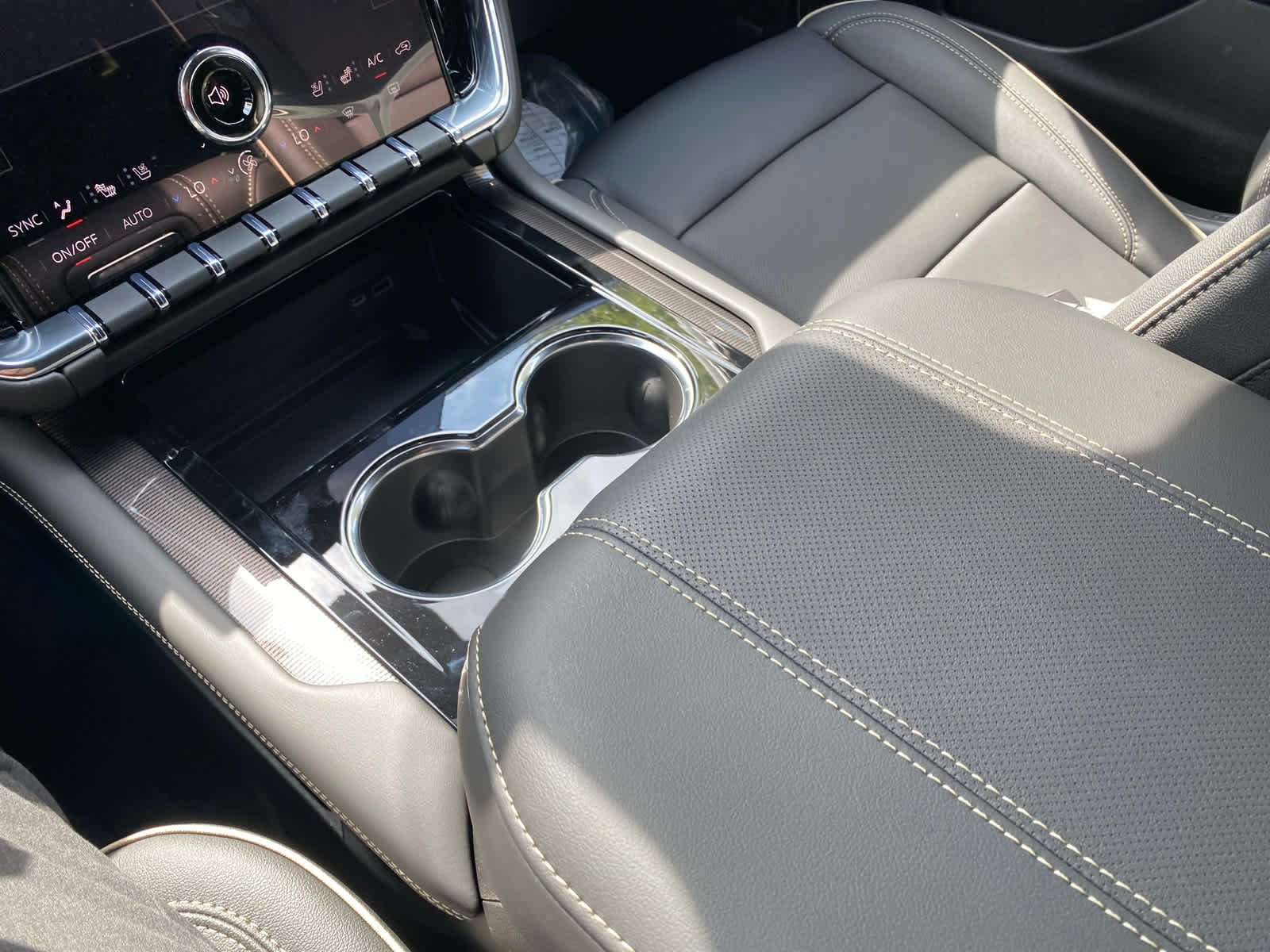 2026 GMC Yukon Elevation - Photo 18