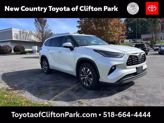Used 2022 Beige Toyota XLE image 1