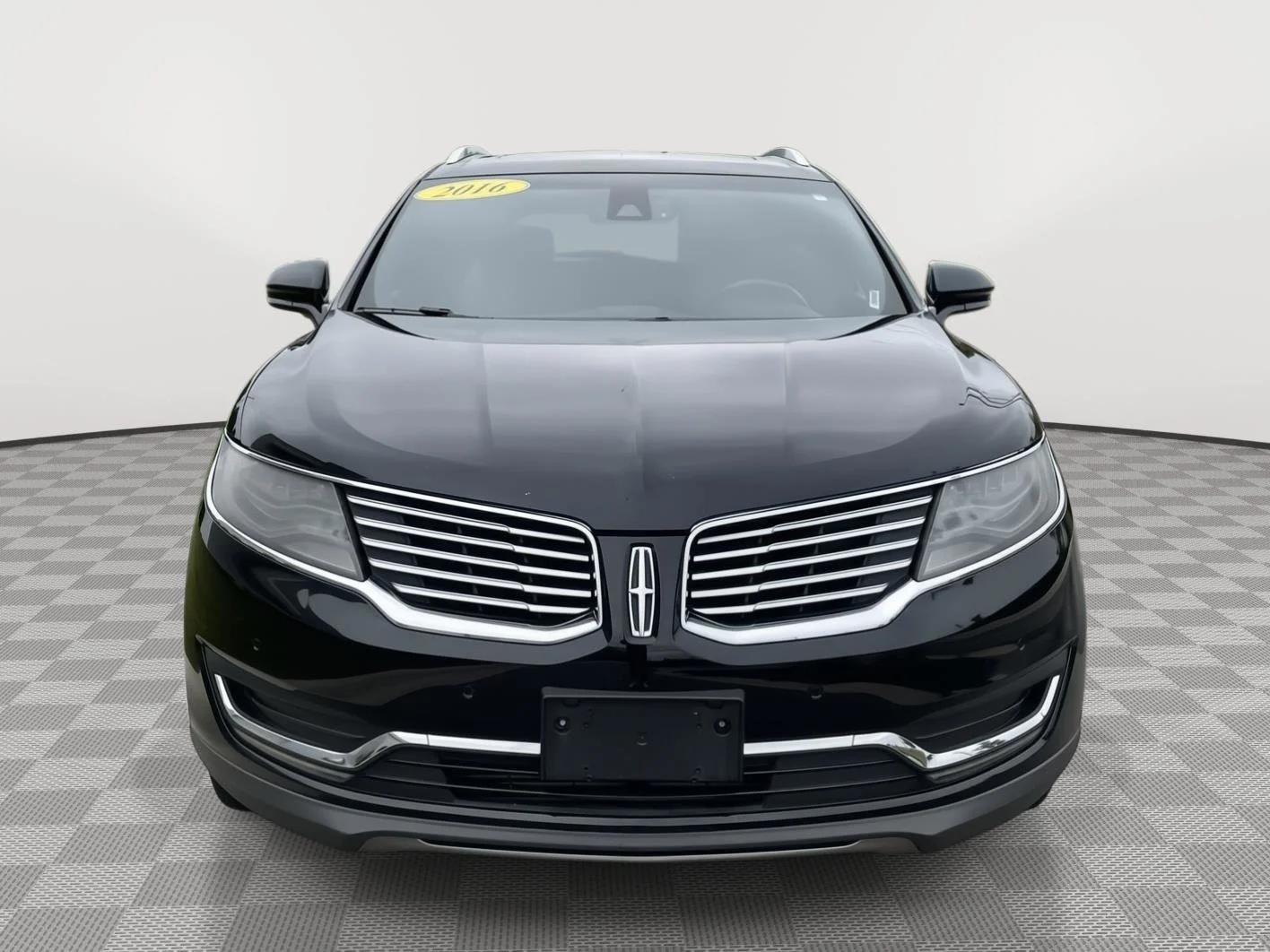 Used 2016 Black Velvet Lincoln Reserve image 24