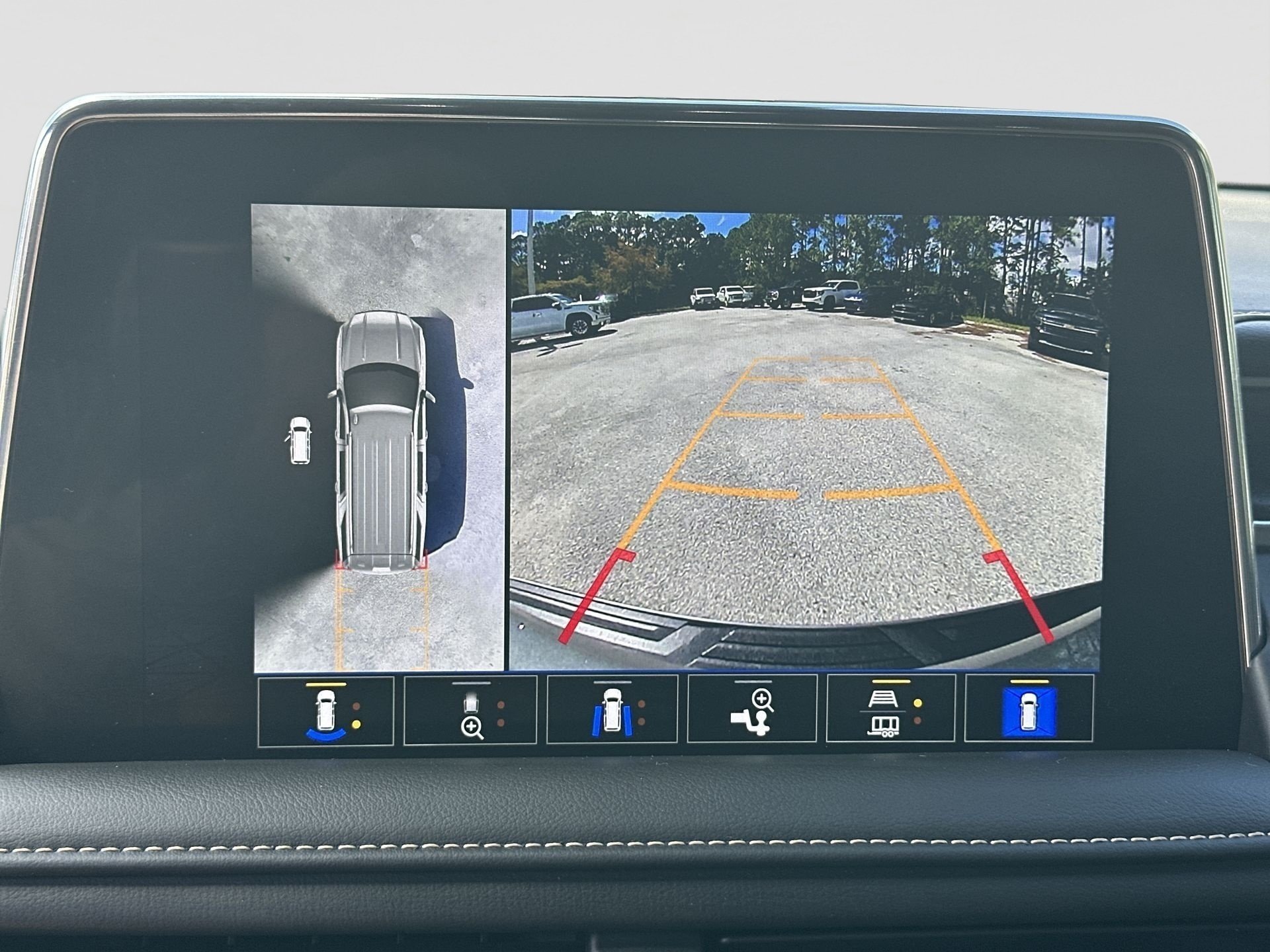 2023 GMC Yukon SLT - Photo 15