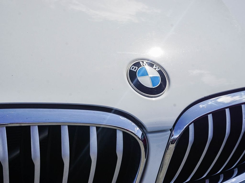 Used 2019 White BMW sDrive30i image 11