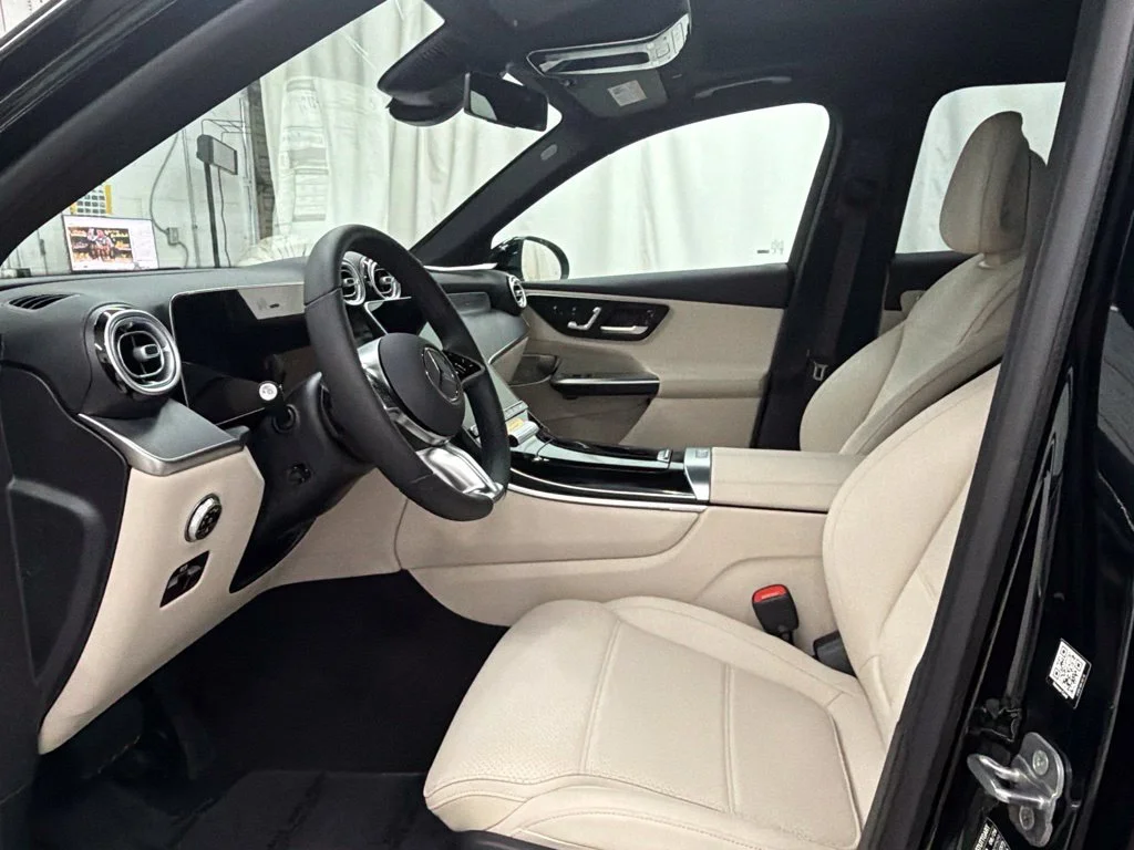 New 2027 Black Mercedes-Benz GLC 300 image 12