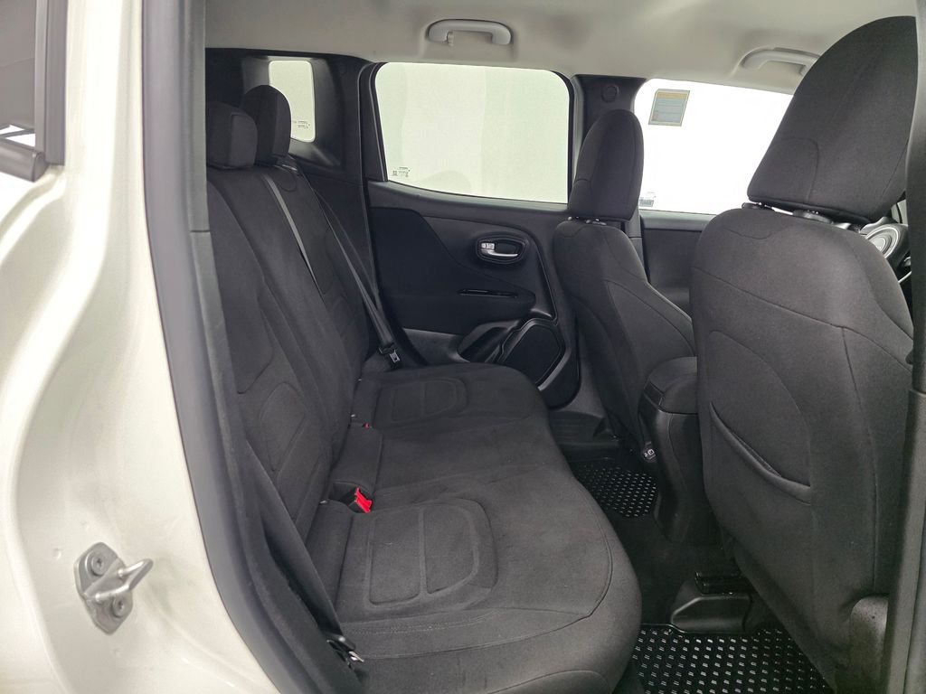 Used 2020 White Jeep Latitude image 15