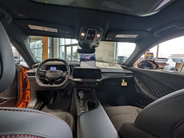 2025 Dodge Charger Daytona R/T - Photo 13