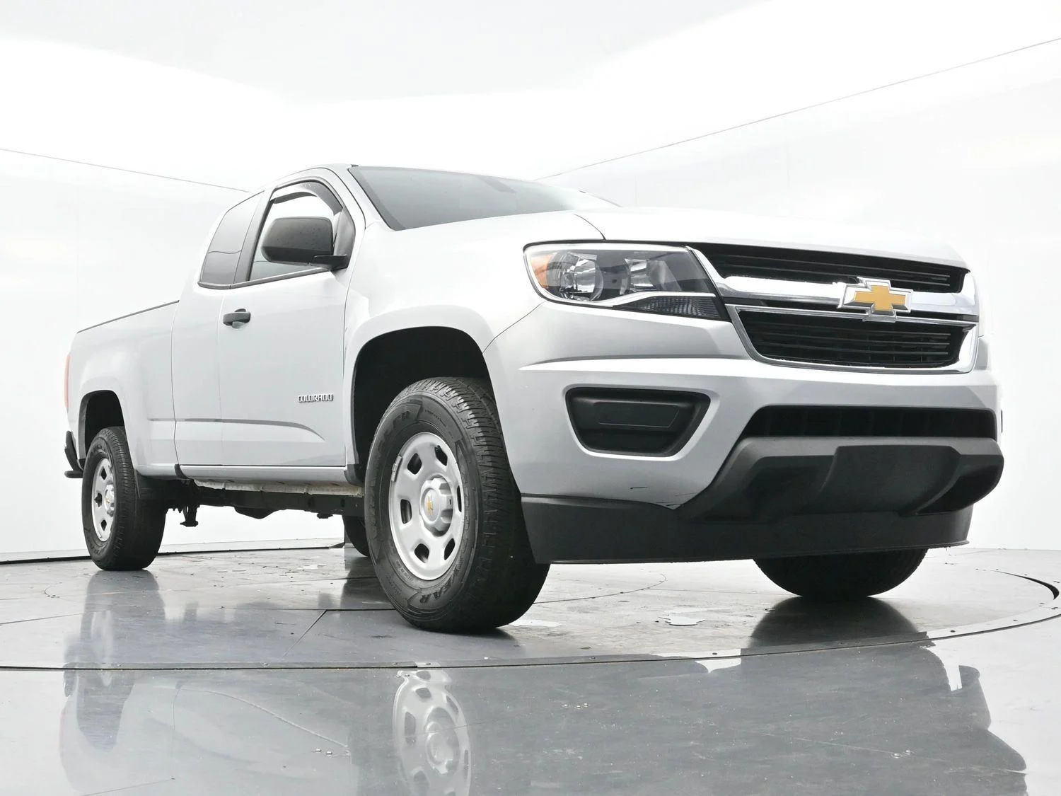 Used 2019 SILVER ICE METALLIC Chevrolet 2WD Work Truck image 38