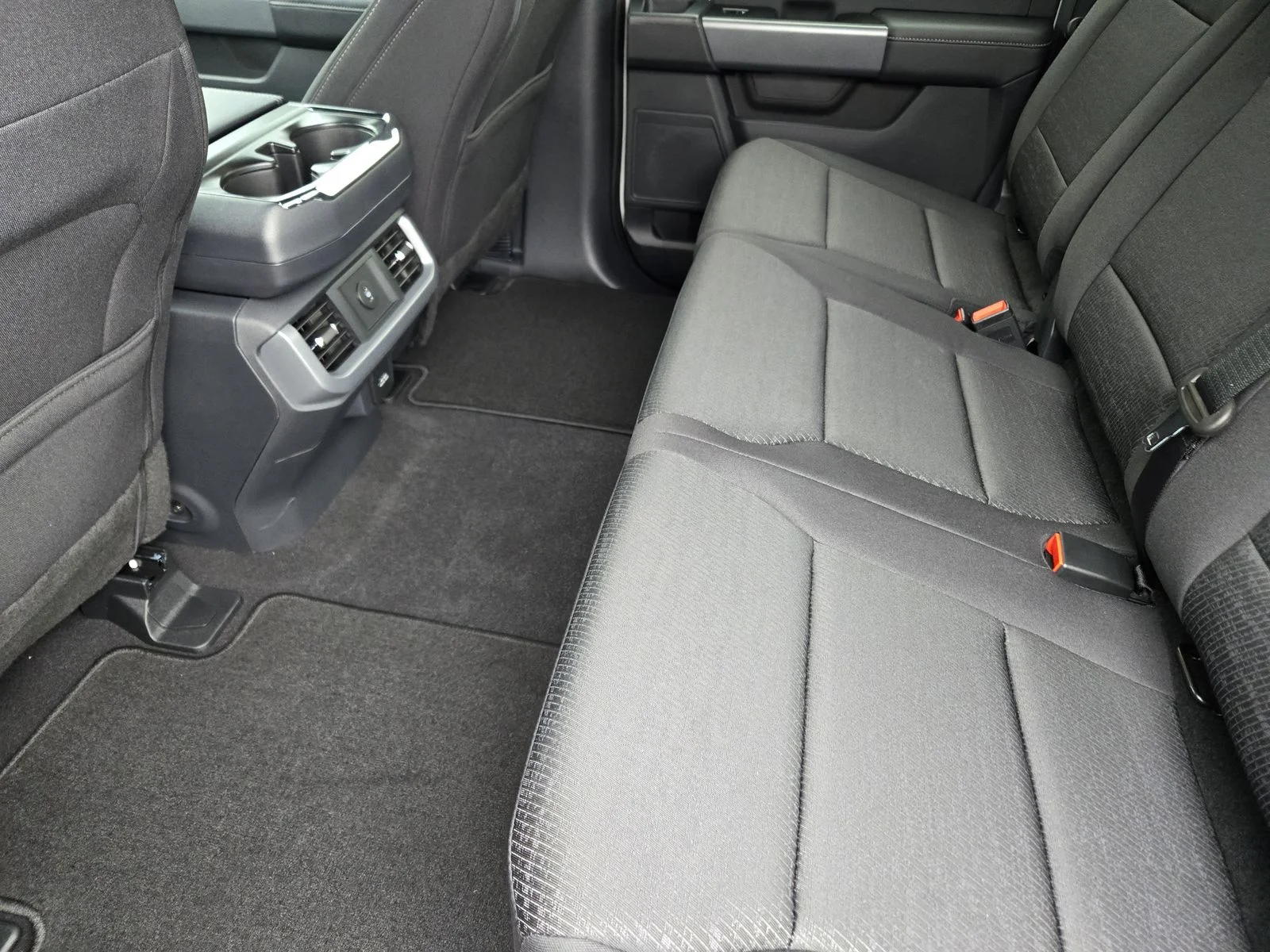 New 2026 Oxford White Ford XLT image 18