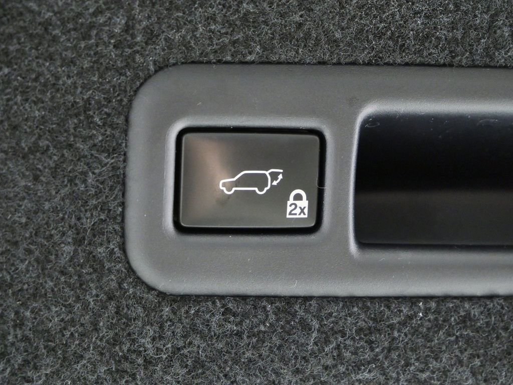 Used 2018 Silver Lexus 350L image 26