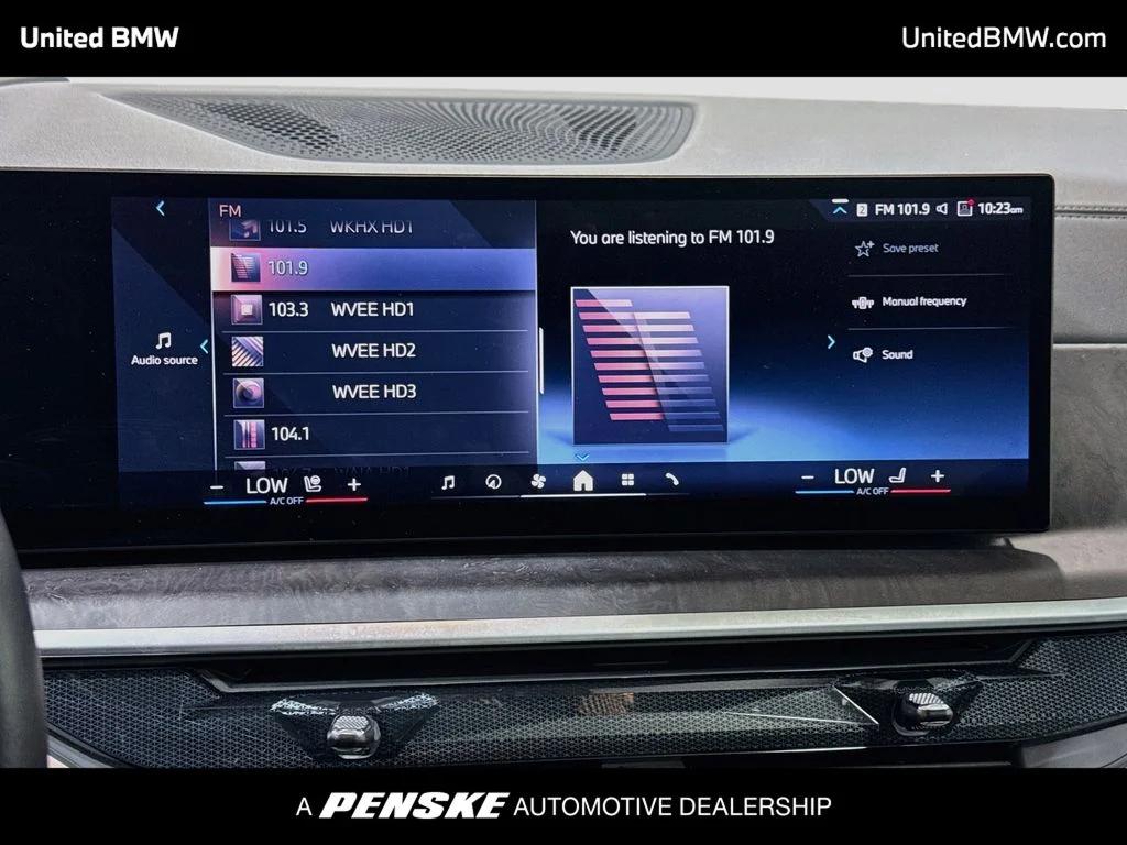 Used 2025 Skyscraper Grey Metallic BMW xDrive50e image 15
