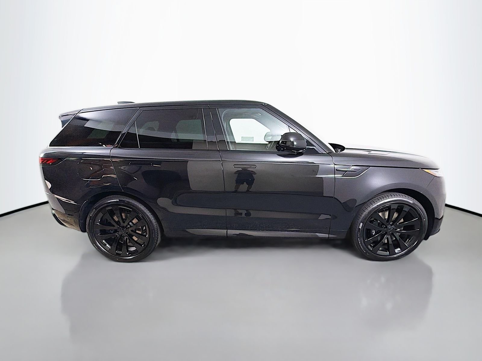 New 2026 Santorini Black Land Rover Dynamic SE image 6