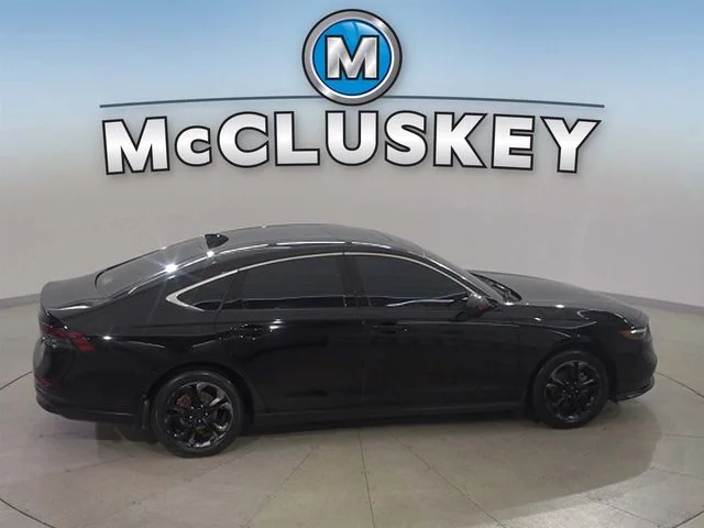 Used 2023  Honda EX image 19
