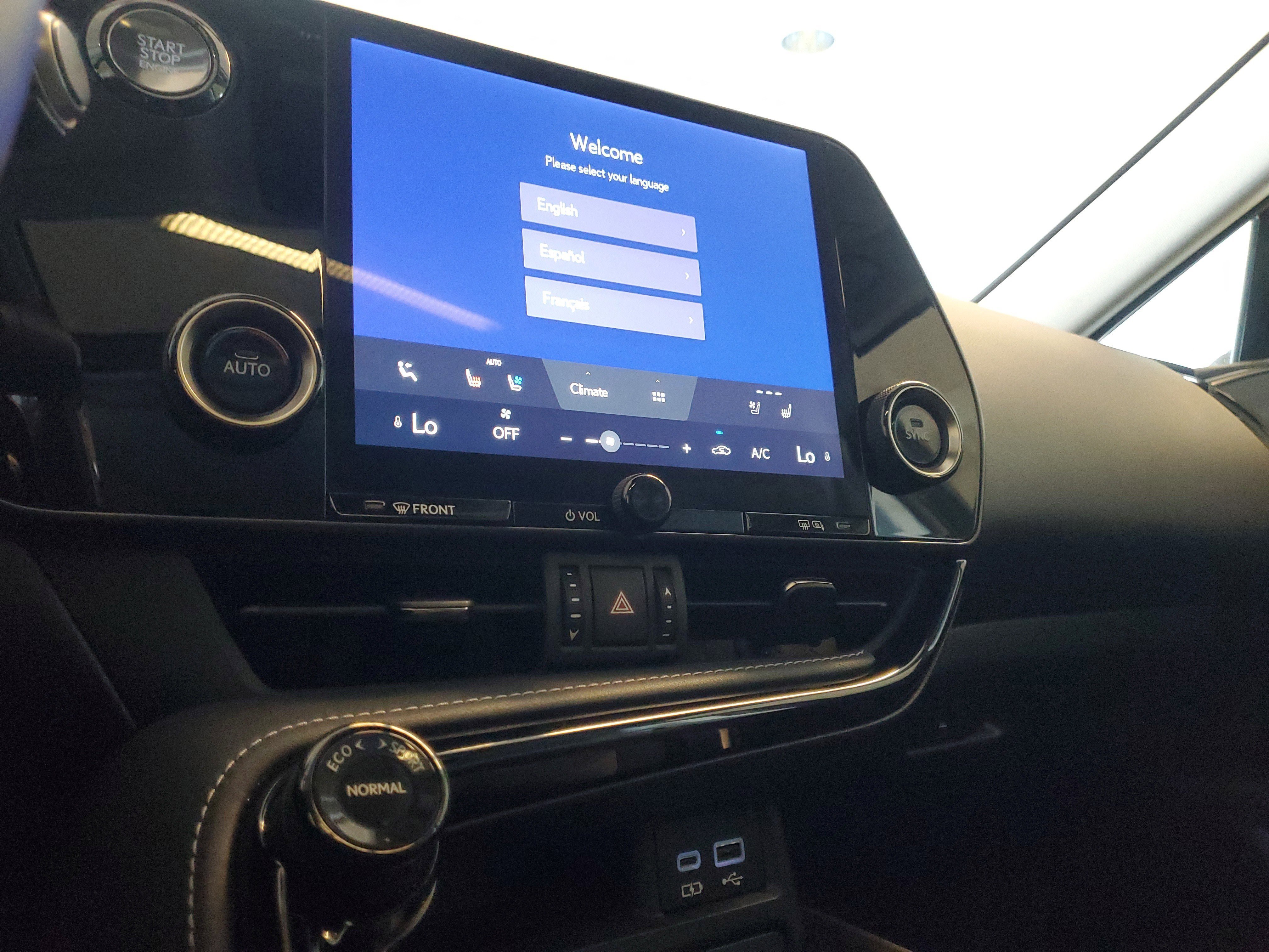 Used 2024 Eminent White Pearl Lexus NX 250 Premium image 31