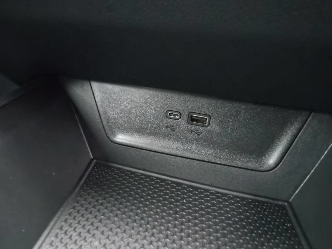 2027 Chevrolet Equinox LT - Photo 34